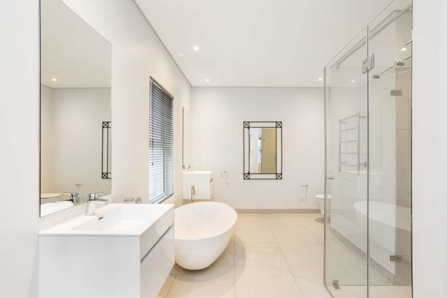 To Let 4 Bedroom Property for Rent in Val De Vie Estate Western Cape